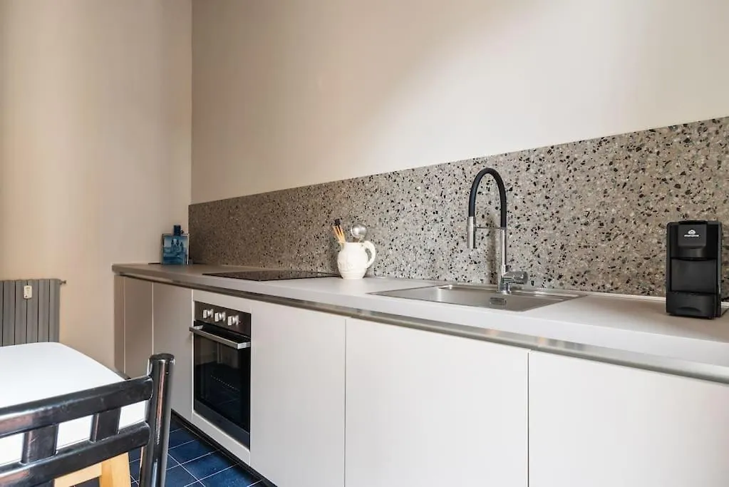 Apartament Casa Dina - Monolocale Washington De Angeli Mediolan