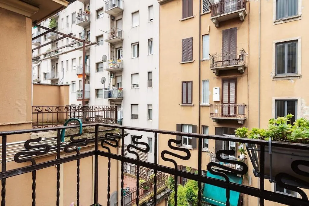 Apartament Casa Dina - Monolocale Washington De Angeli Mediolan