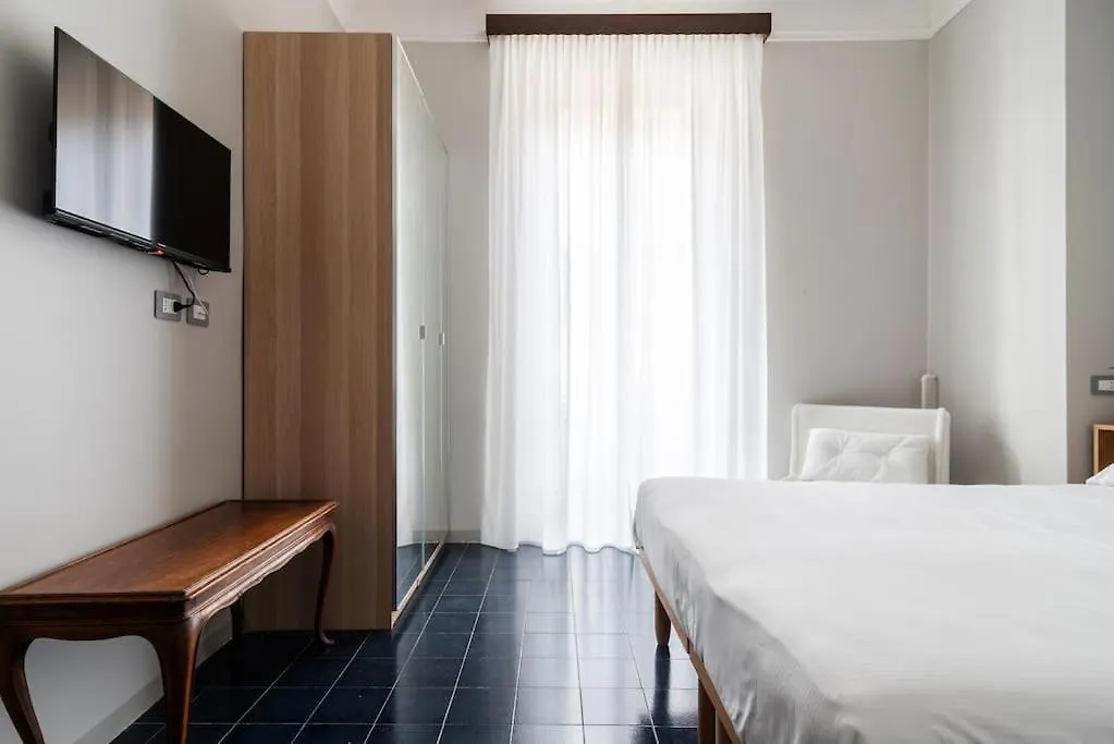 Apartment Ferienwohnung Casa Dina - Monolocale Washington De Angeli Mailand